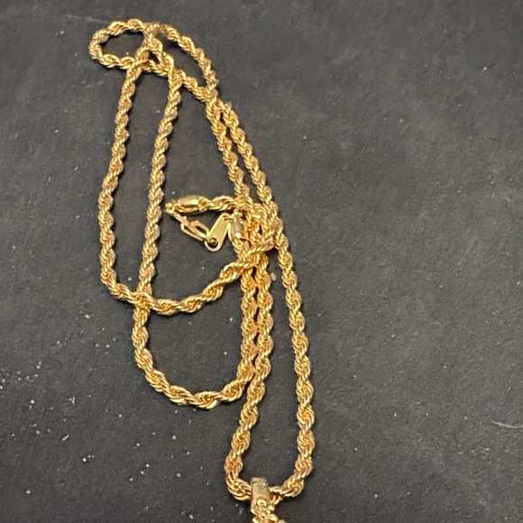 Elegant Gold Colour Signed Edger Berebi Cameo Pendant Necklace (Rare And Unique) - Picture 3 of 13